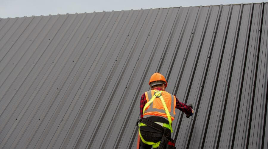 Professional metal roof installation services in Oneonta, AL